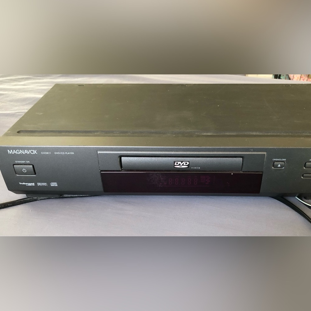 Magnavox DVD/CD Player Model DVD611AT Black Tested No Remote or Cables